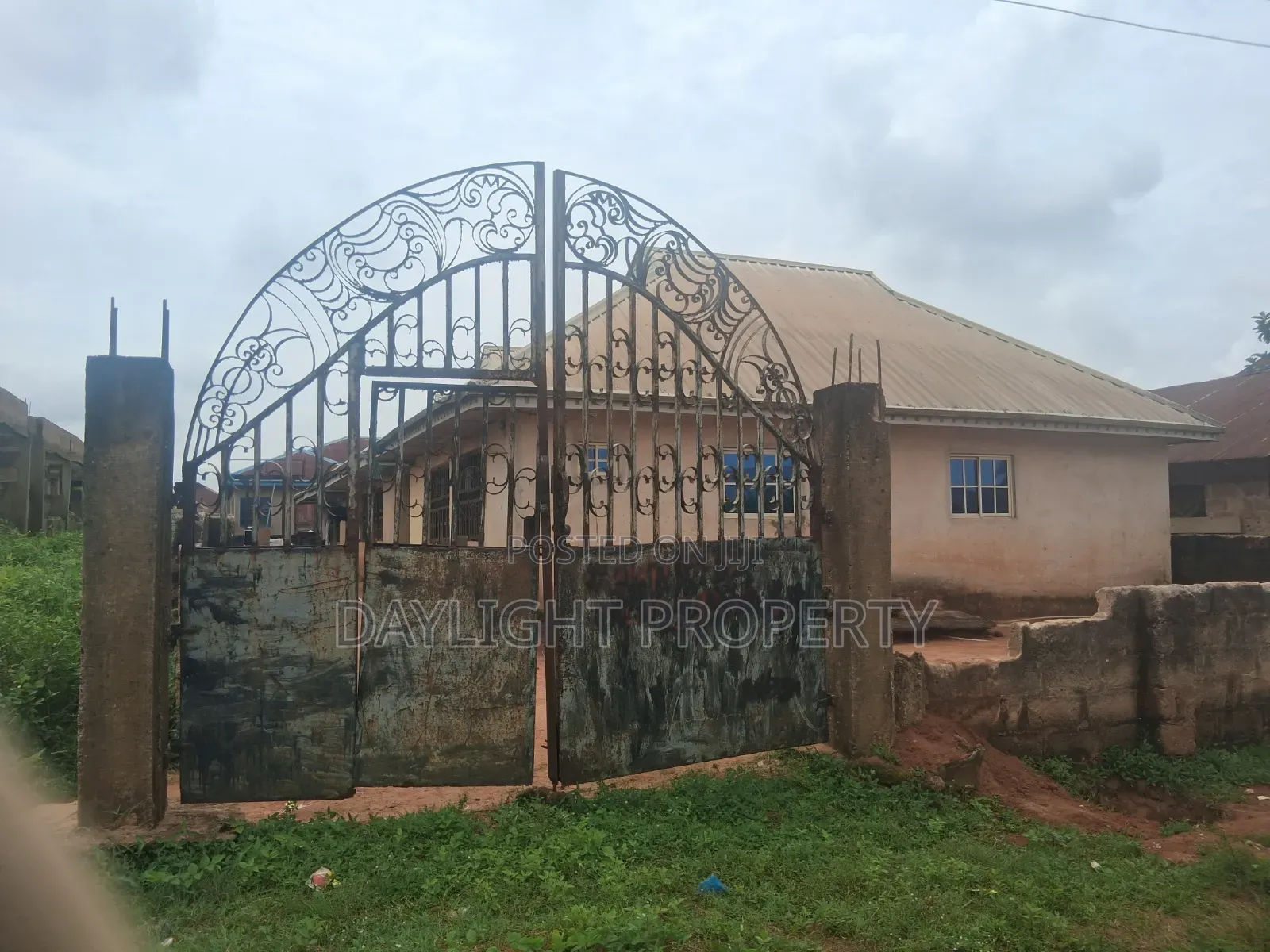 2bdrm Apartment in Daylight Property, Benin City for sale in Benin City