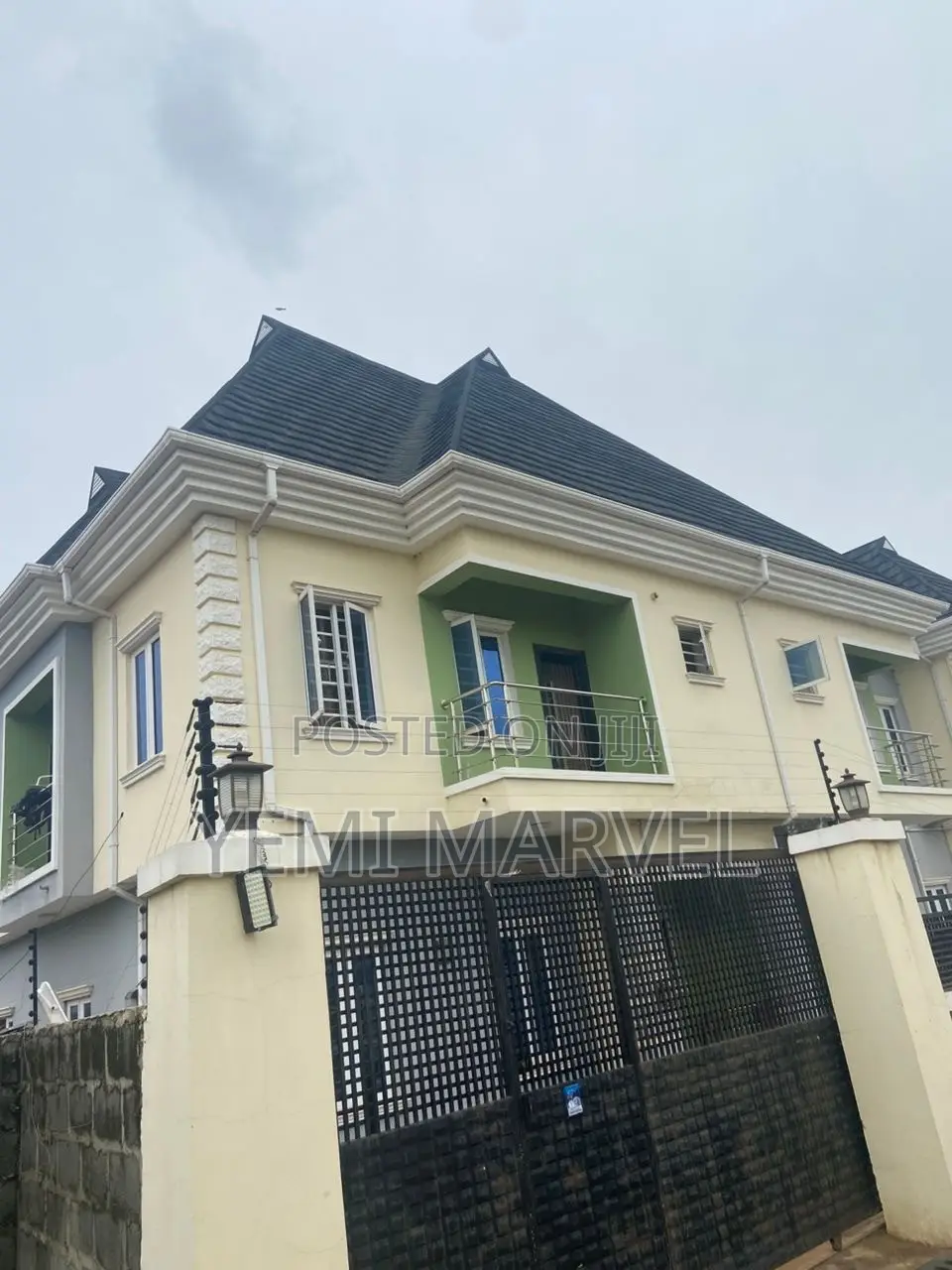 8bdrm Block of Flats in Akoto Estate, Elebu, for sale in Akala Express