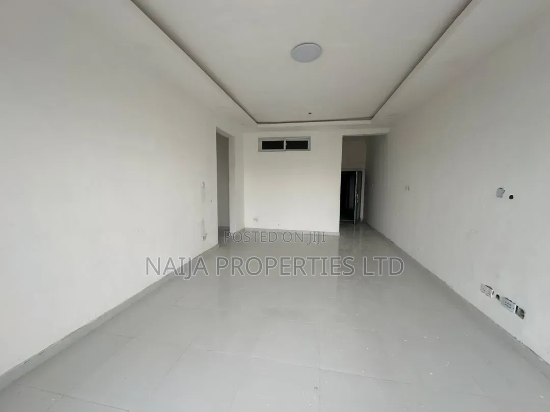 3bdrm Apartment in Western Foreshore, Osapa london for sale in Osapa london