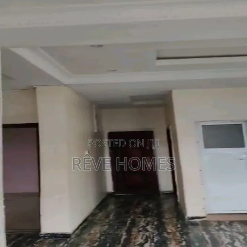 2bdrm Block of Flats in Adekunle for rent in Adekunle