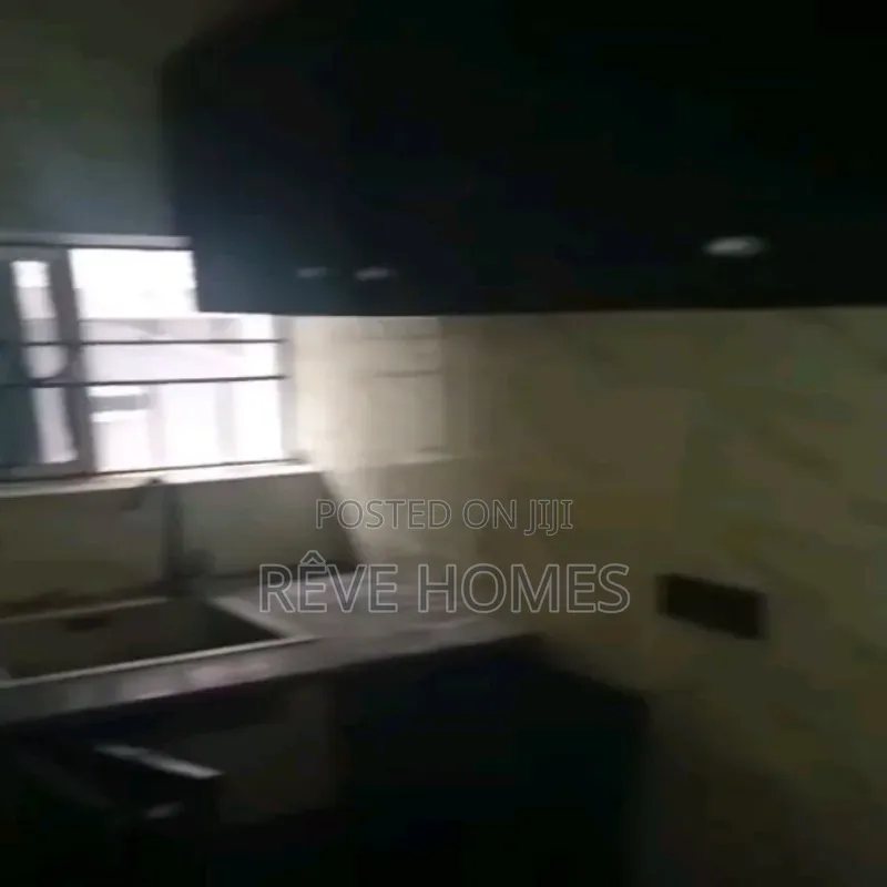 Mini Flat in Adekunle for rent in Adekunle