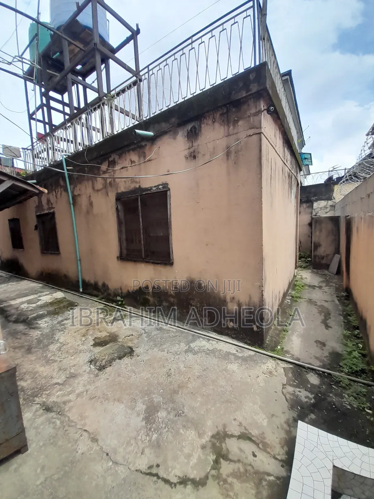 4bdrm Block of Flats in Ilupeju Estate for sale in Ilupeju Industrial Estate