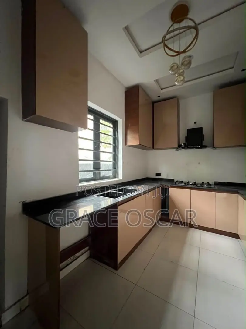 3bdrm Duplex in Sangotedo for sale in Sangotedo