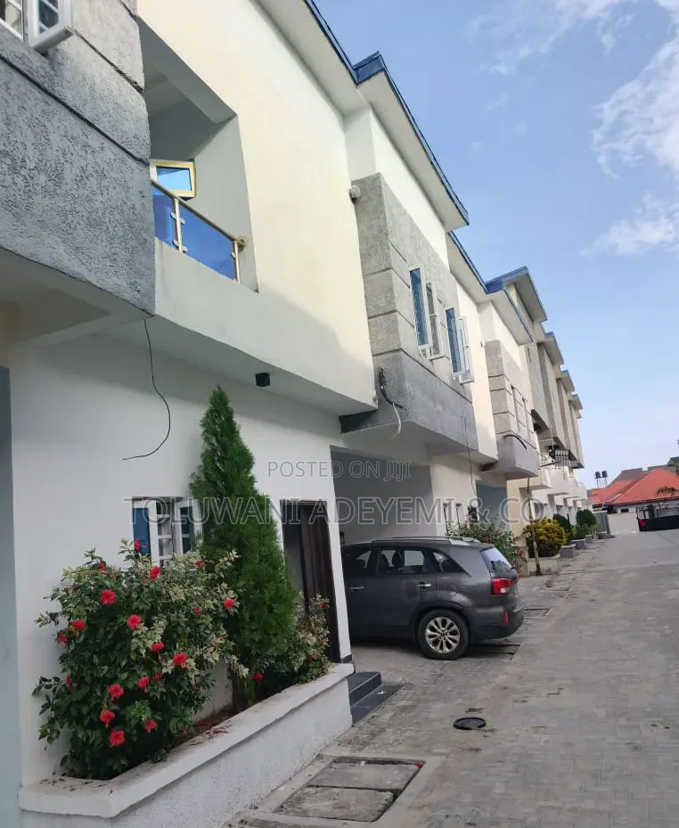 4bdrm Duplex in Coastal Road Ogombo, Abraham Adesanya Estate for rent in Abraham Adesanya Estate