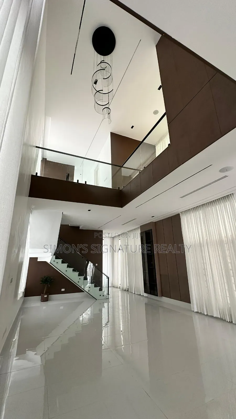 5bdrm Duplex in Orchid, Chevron for sale in Chevron