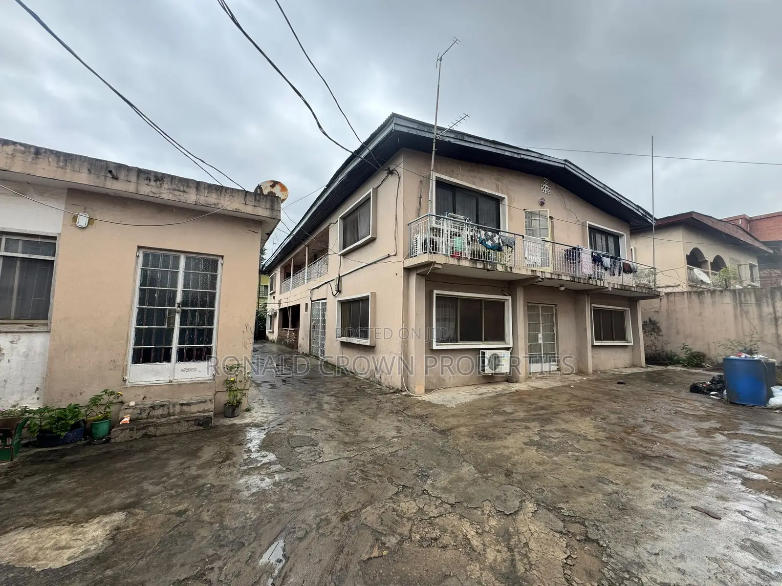 2bdrm Bungalow in Bye Pass Ilupeju for sale in Bye Pass Ilupeju