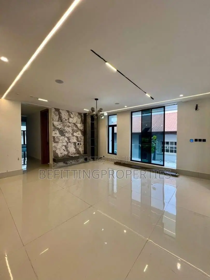 5bdrm Duplex in Lekki for sale in Lekki