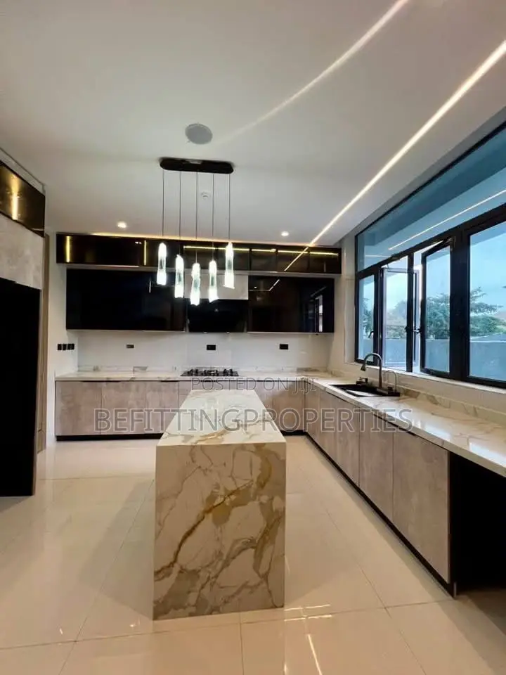 5bdrm Duplex in Lekki for sale in Lekki