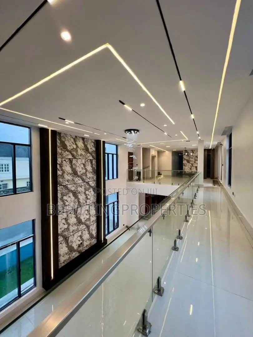 5bdrm Duplex in Lekki for sale in Lekki