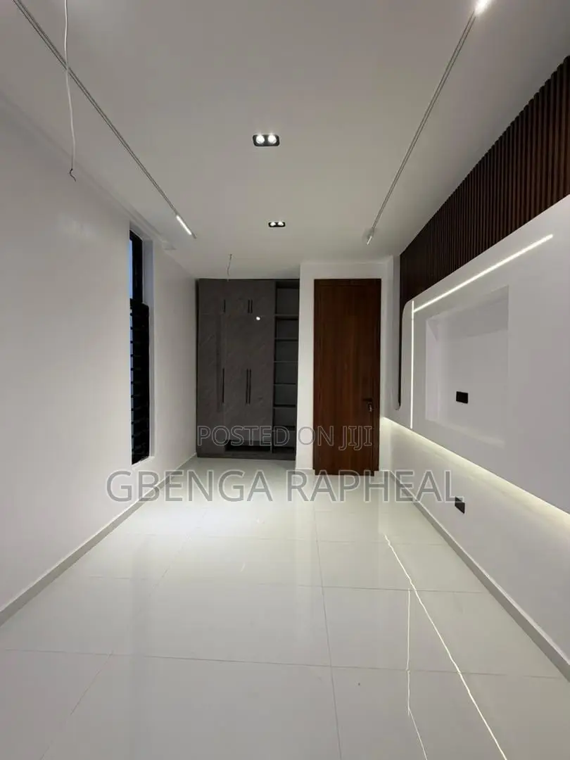 5bdrm Duplex in Vgc, Lekki for sale in Lekki