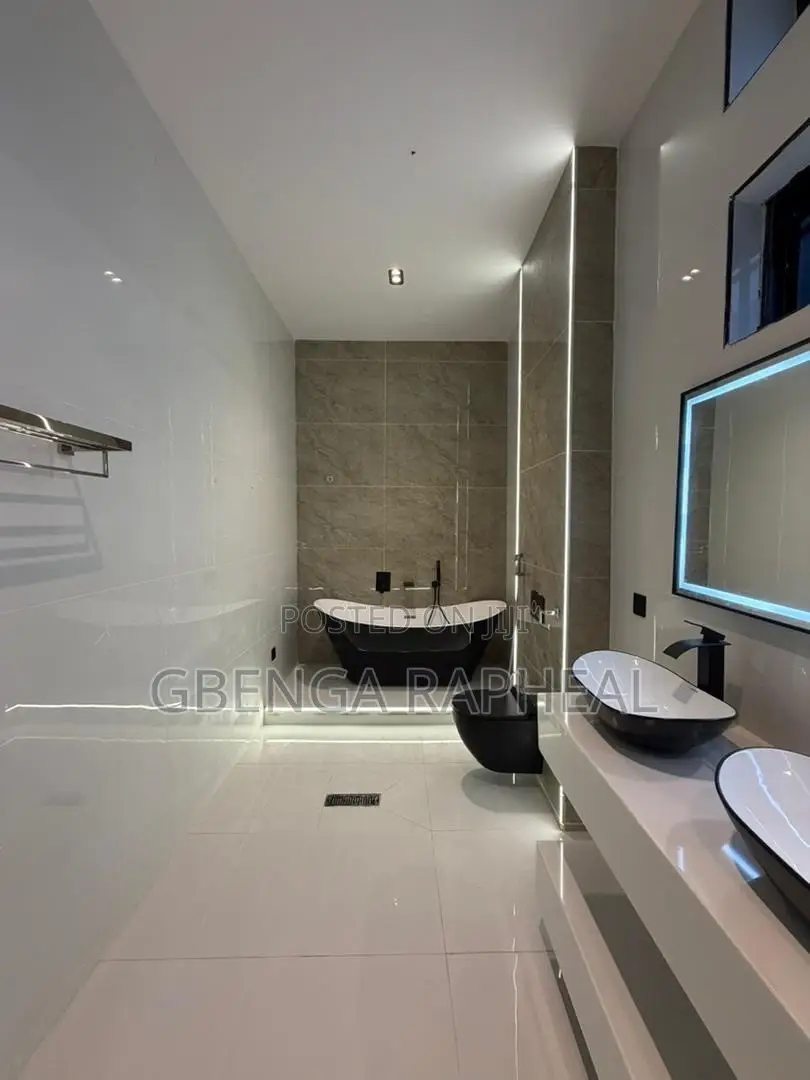 5bdrm Duplex in Vgc, Lekki for sale in Lekki