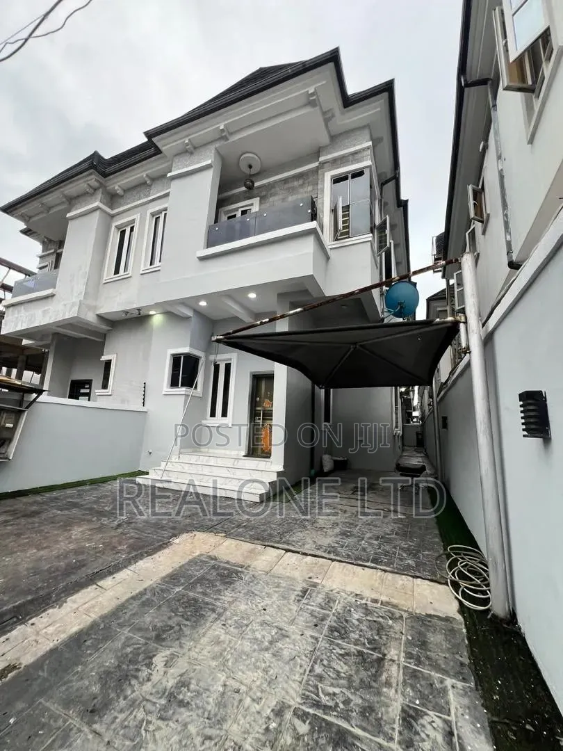 4bdrm Duplex in Chevron for rent in Chevron