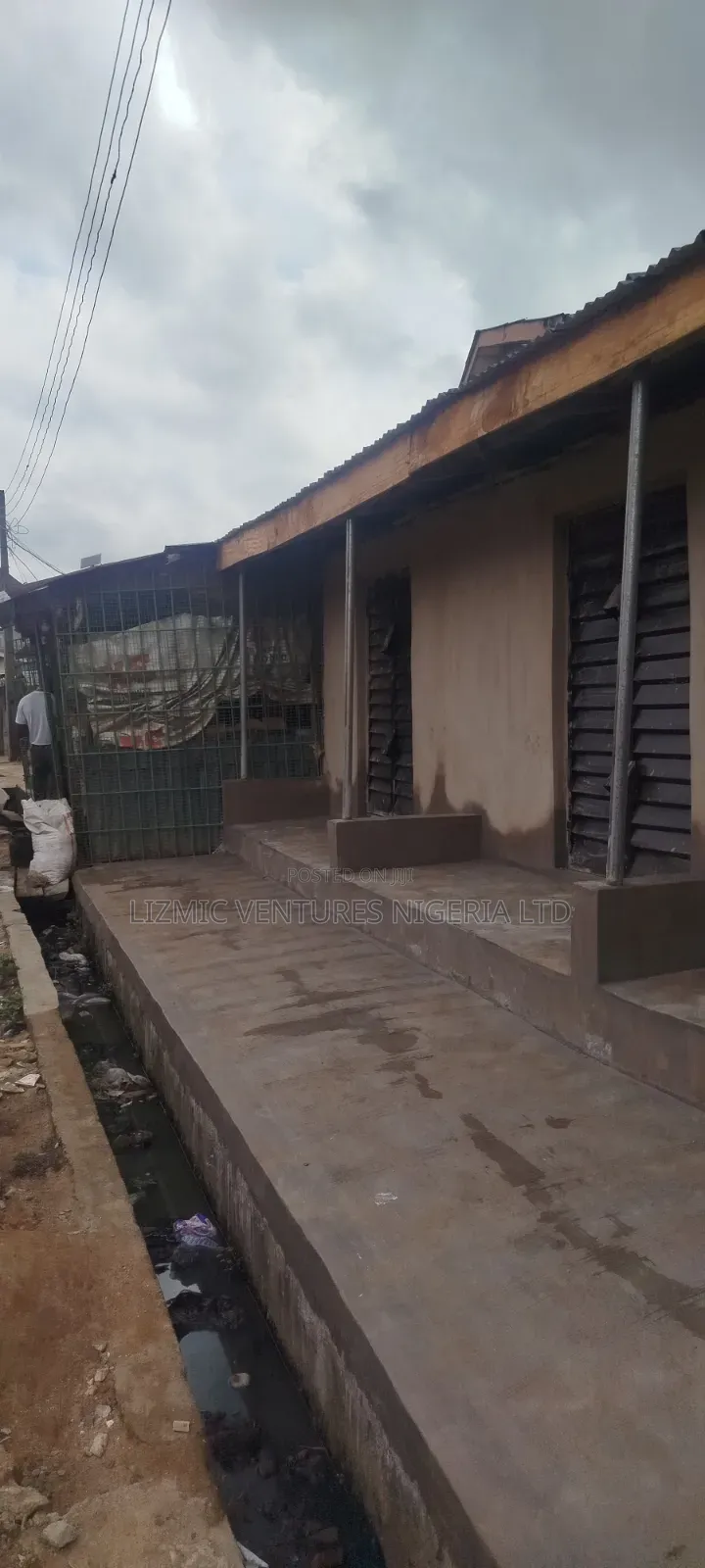 Spacious lShop Tolet in Igando / Ikotun/Igando