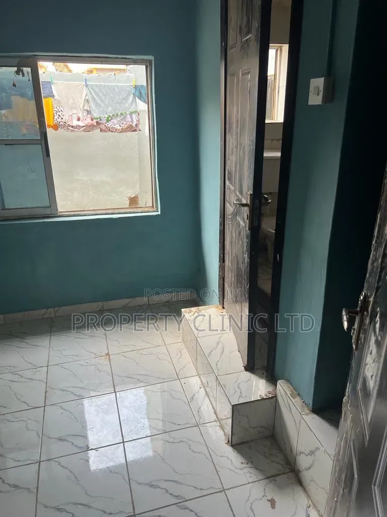 3bdrm Apartment in Obafemi-Owode for sale in Obafemi-Owode