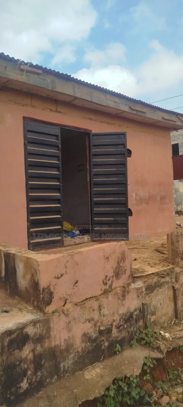 Nice Shop Tolet in Igando / Ikotun/Igando