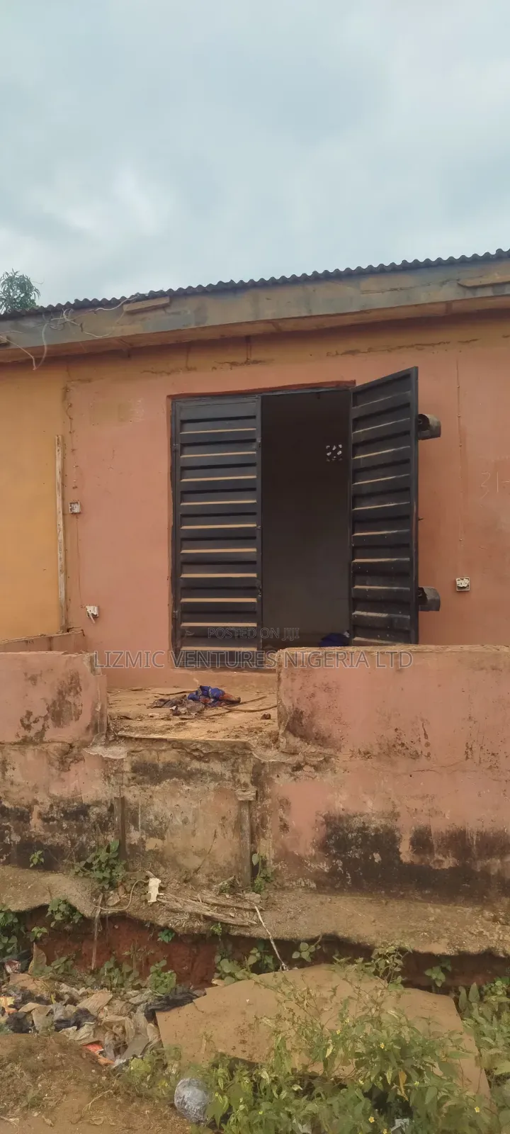 Nice Shop Tolet in Igando / Ikotun/Igando