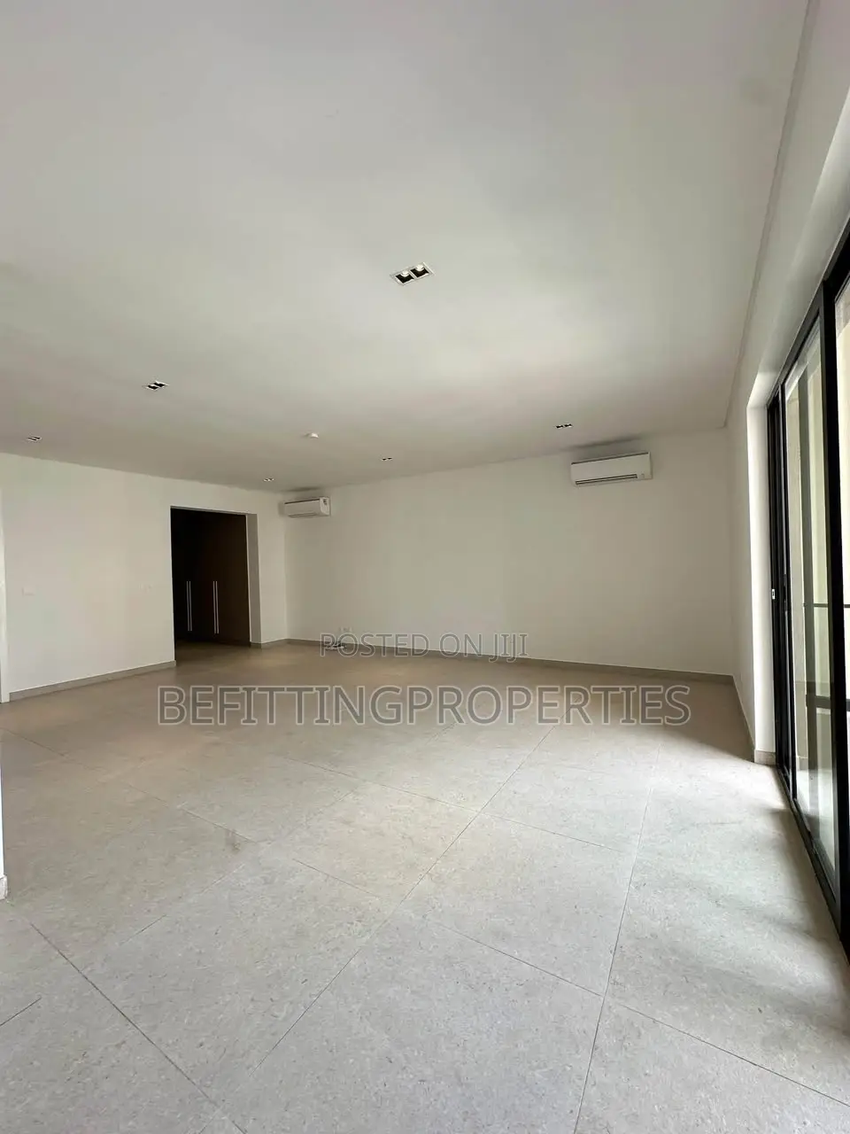 5bdrm Duplex in Banana Island for sale in Banana Island