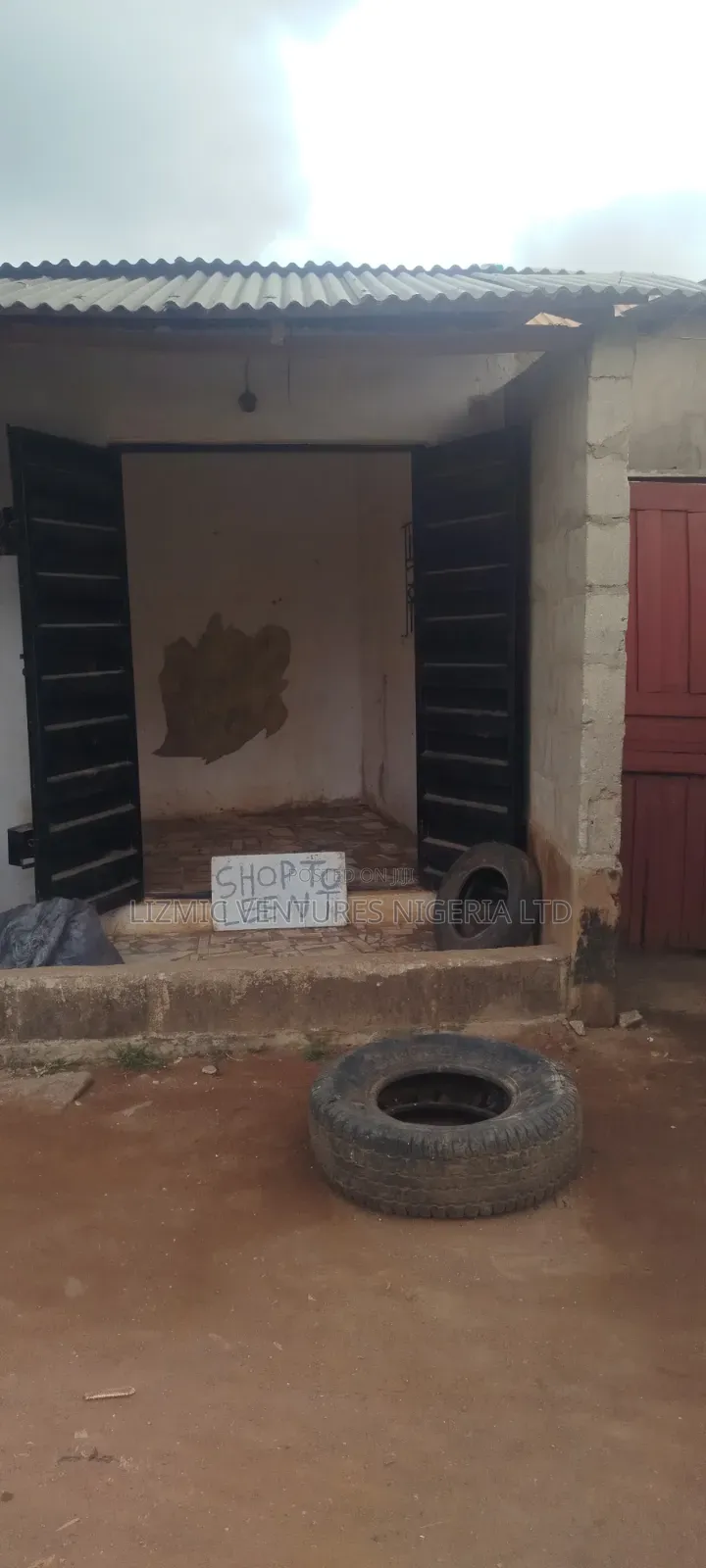 Busy Small Shop Tolet in Igando / Ikotun/Igando