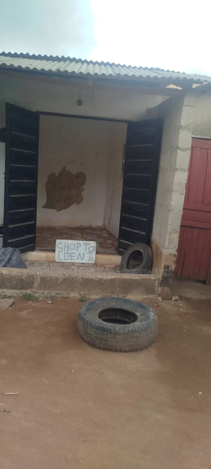 Busy Small Shop Tolet in Igando / Ikotun/Igando