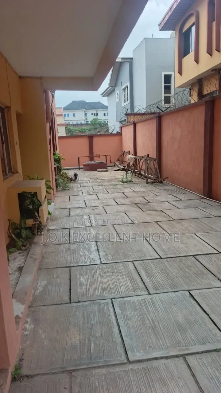 3bdrm Block of Flats in River Valley Estate for sale in River Valley Estate