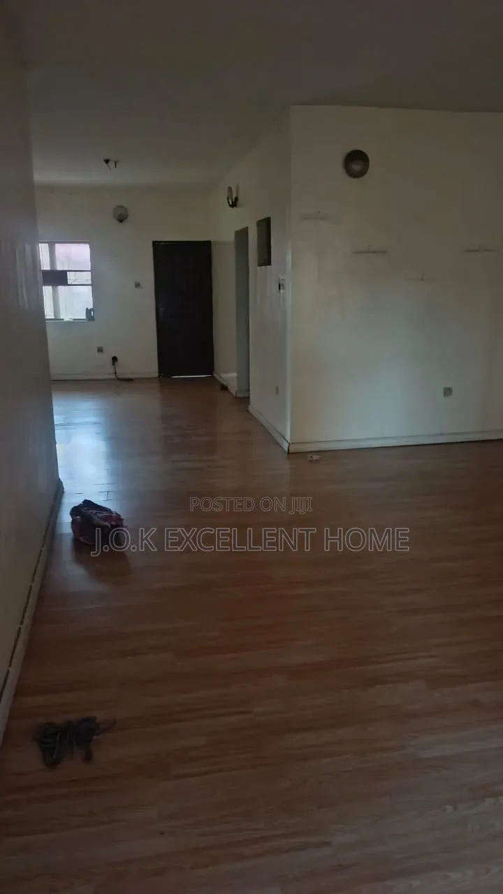3bdrm Block of Flats in River Valley Estate for sale in River Valley Estate