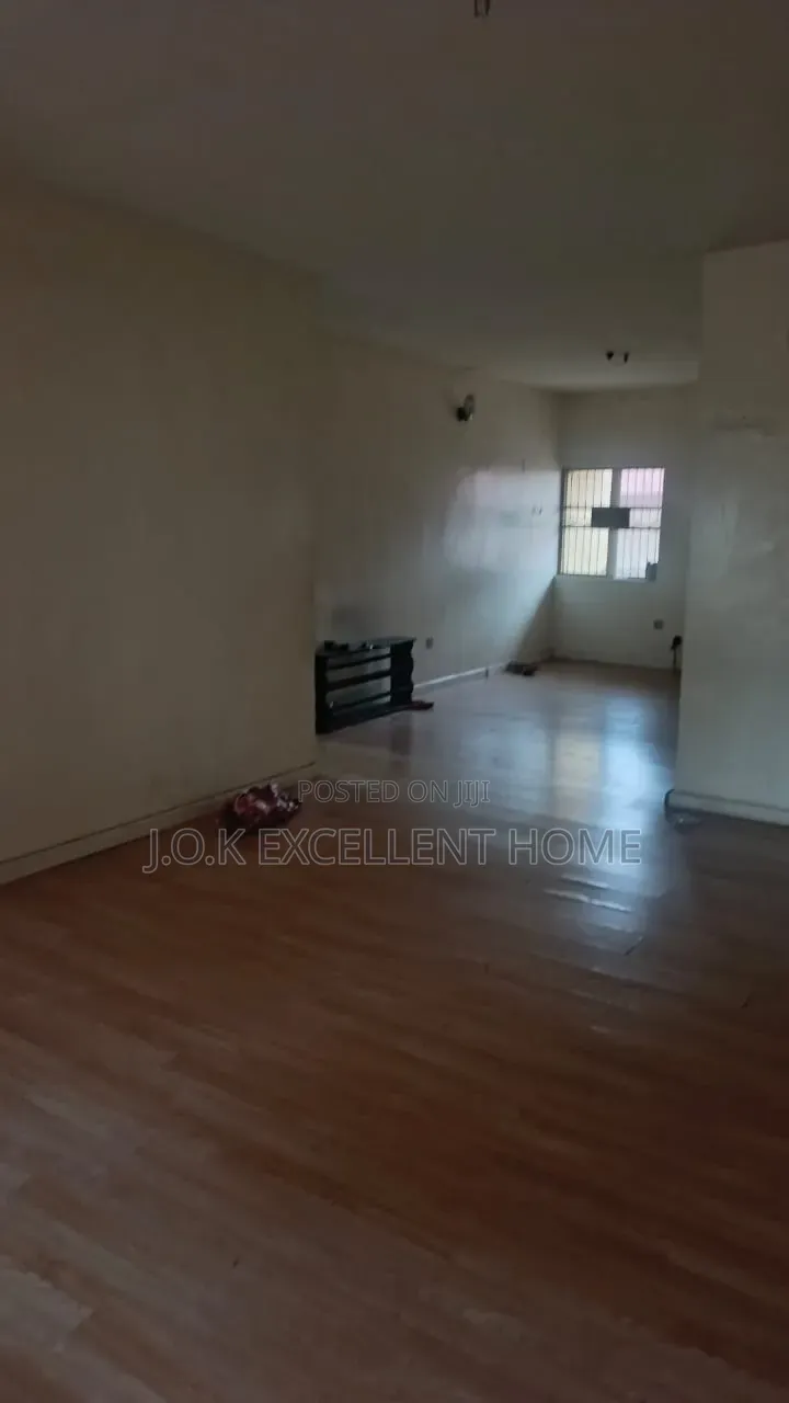 3bdrm Block of Flats in River Valley Estate for sale in River Valley Estate