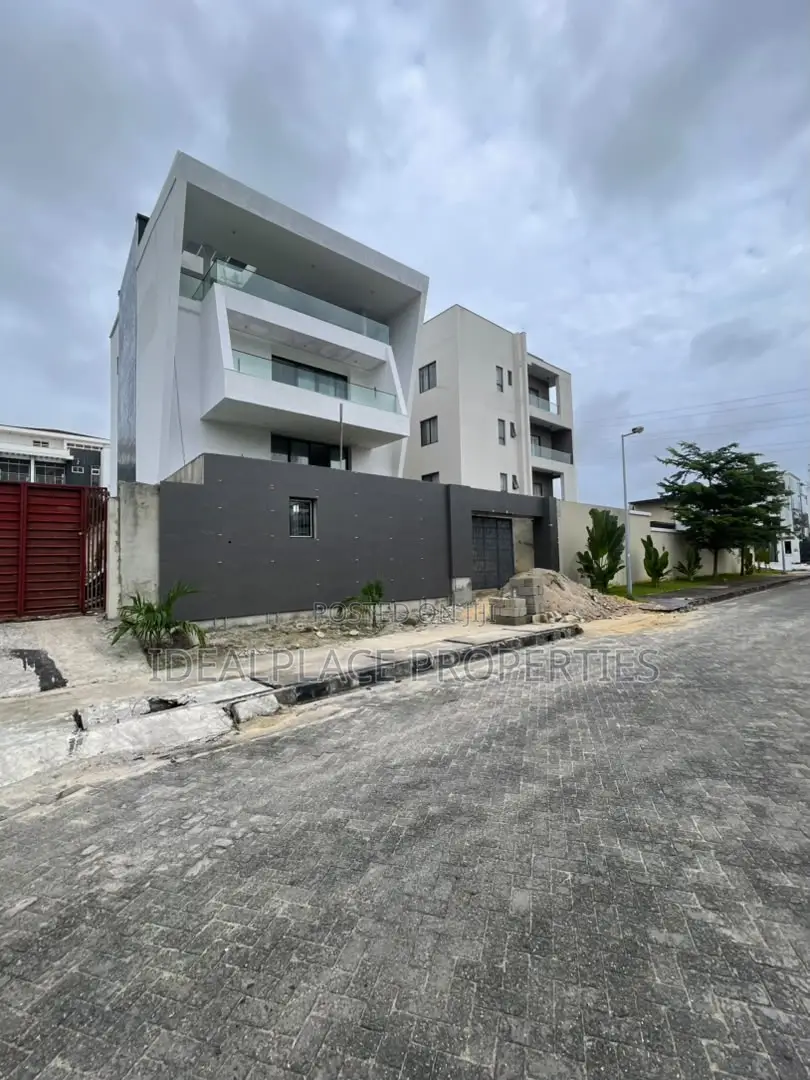 5bdrm Duplex in Banana Island for sale in Banana Island