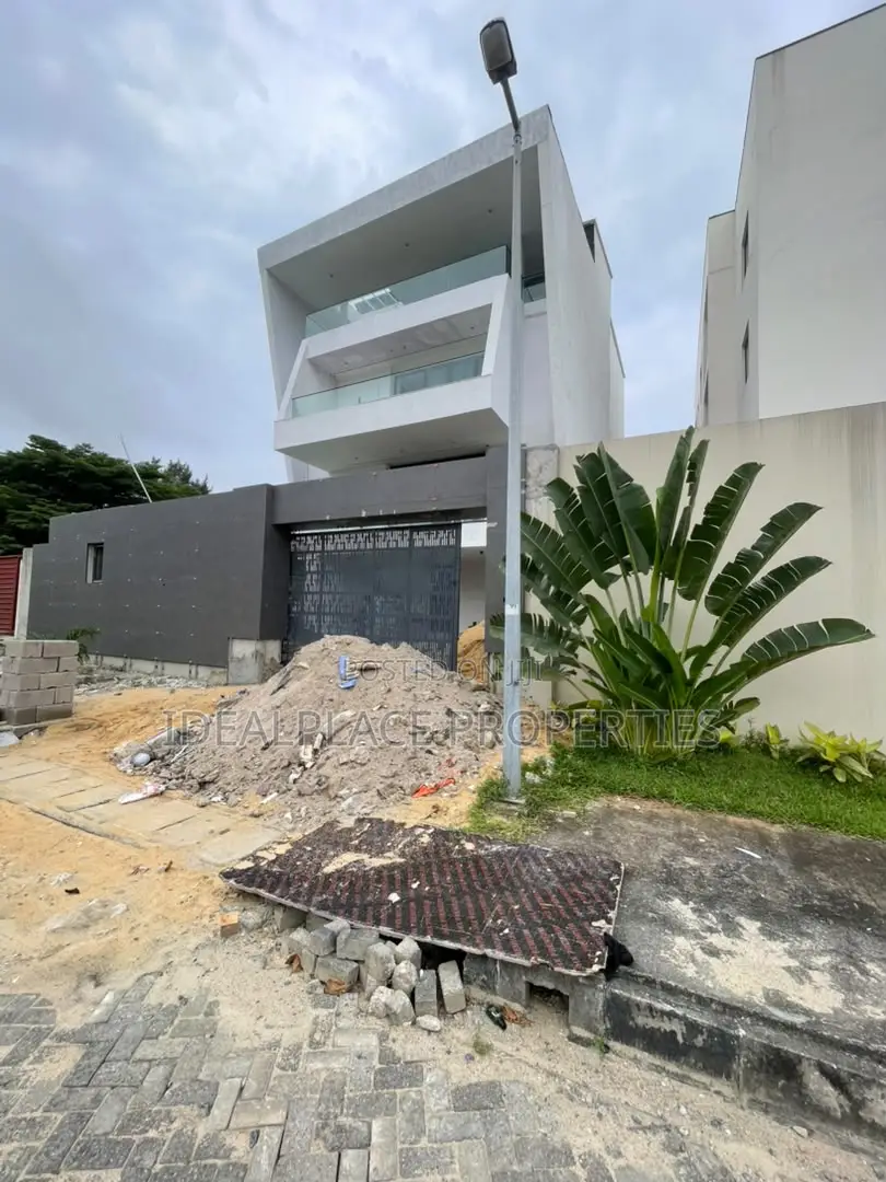 5bdrm Duplex in Banana Island for sale in Banana Island
