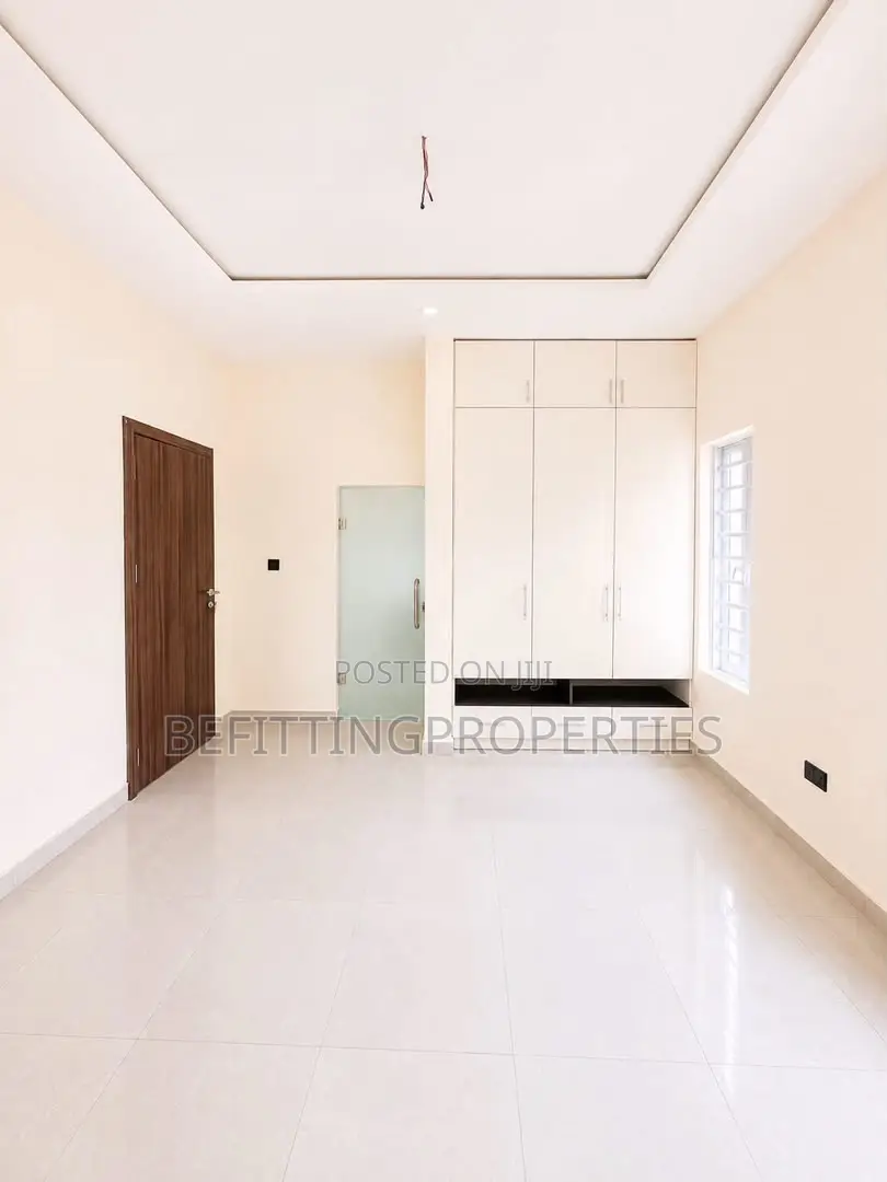 6bdrm Duplex in Ajah for sale in Ajah