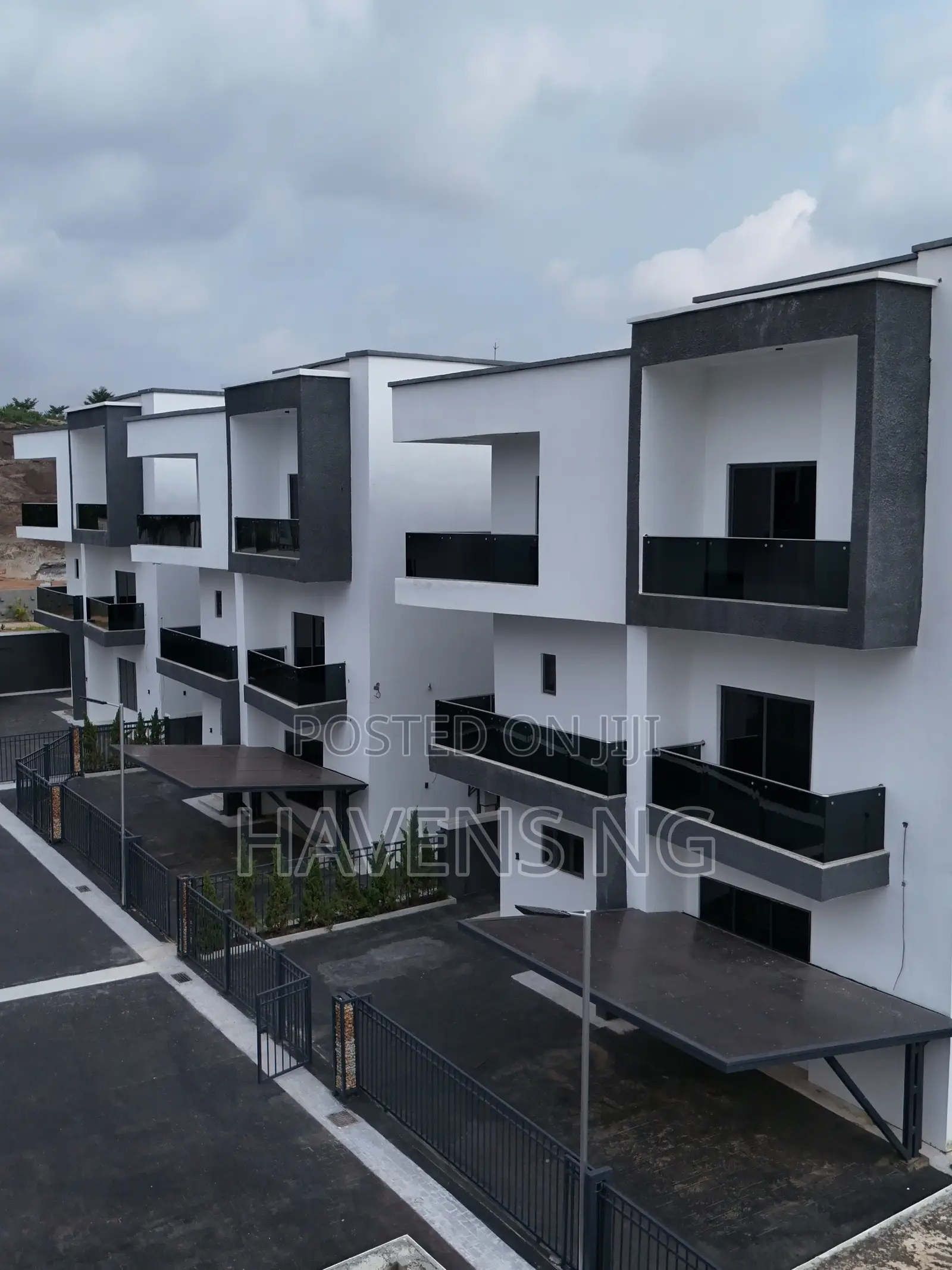 6bdrm Duplex in Katampe Extension for sale in Katampe Extension