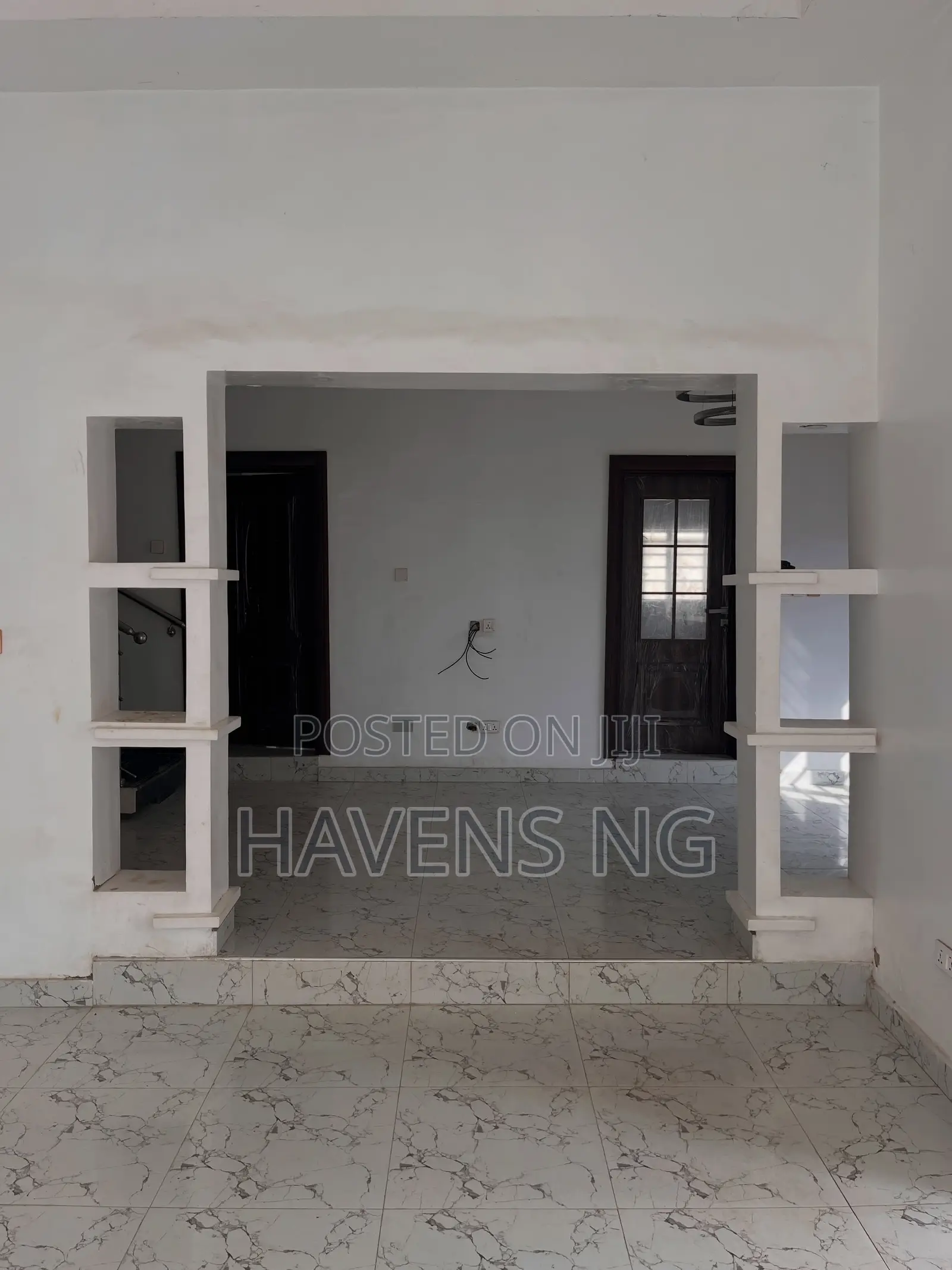 5bdrm Duplex in Idu Industrial for sale in Idu Industrial