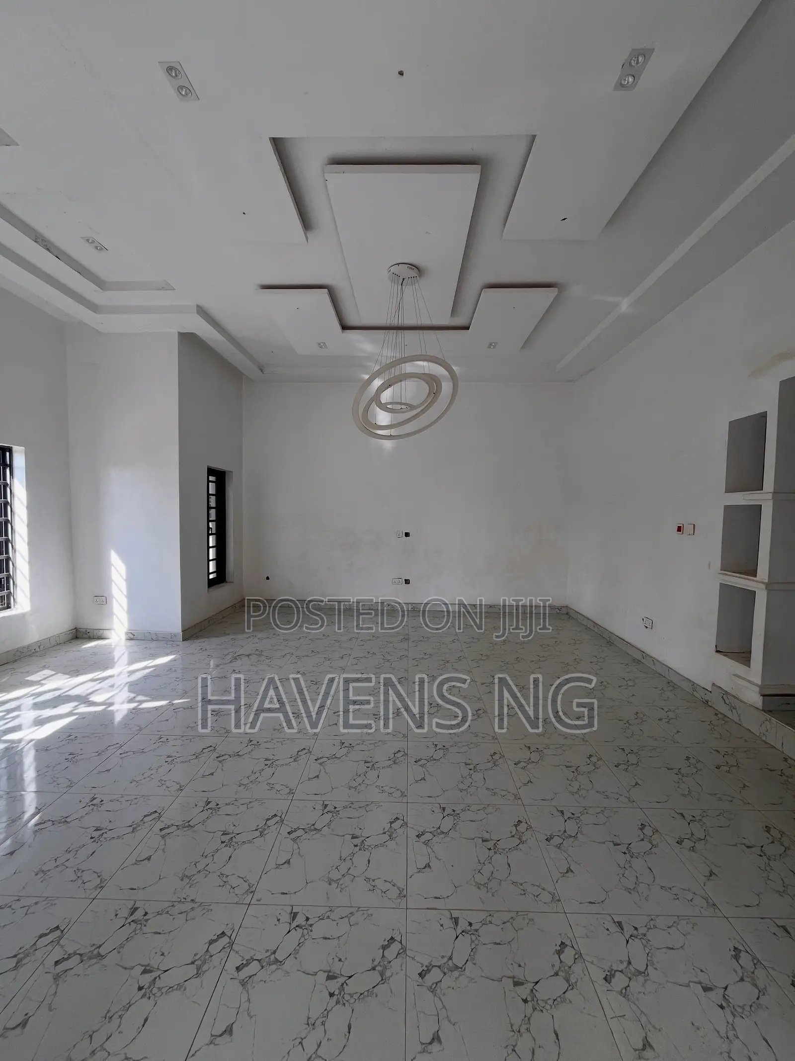 5bdrm Duplex in Idu Industrial for sale in Idu Industrial