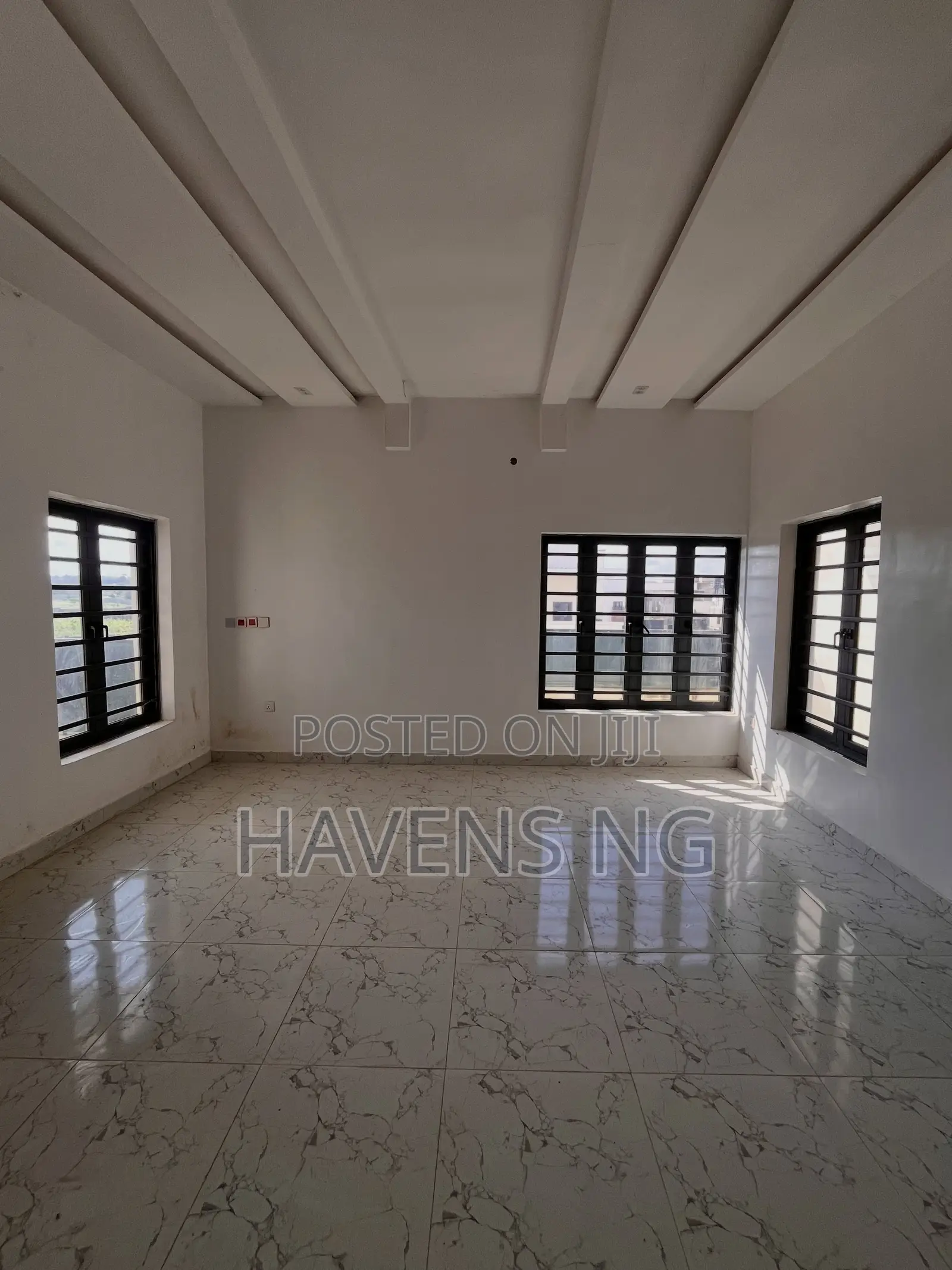 5bdrm Duplex in Idu Industrial for sale in Idu Industrial