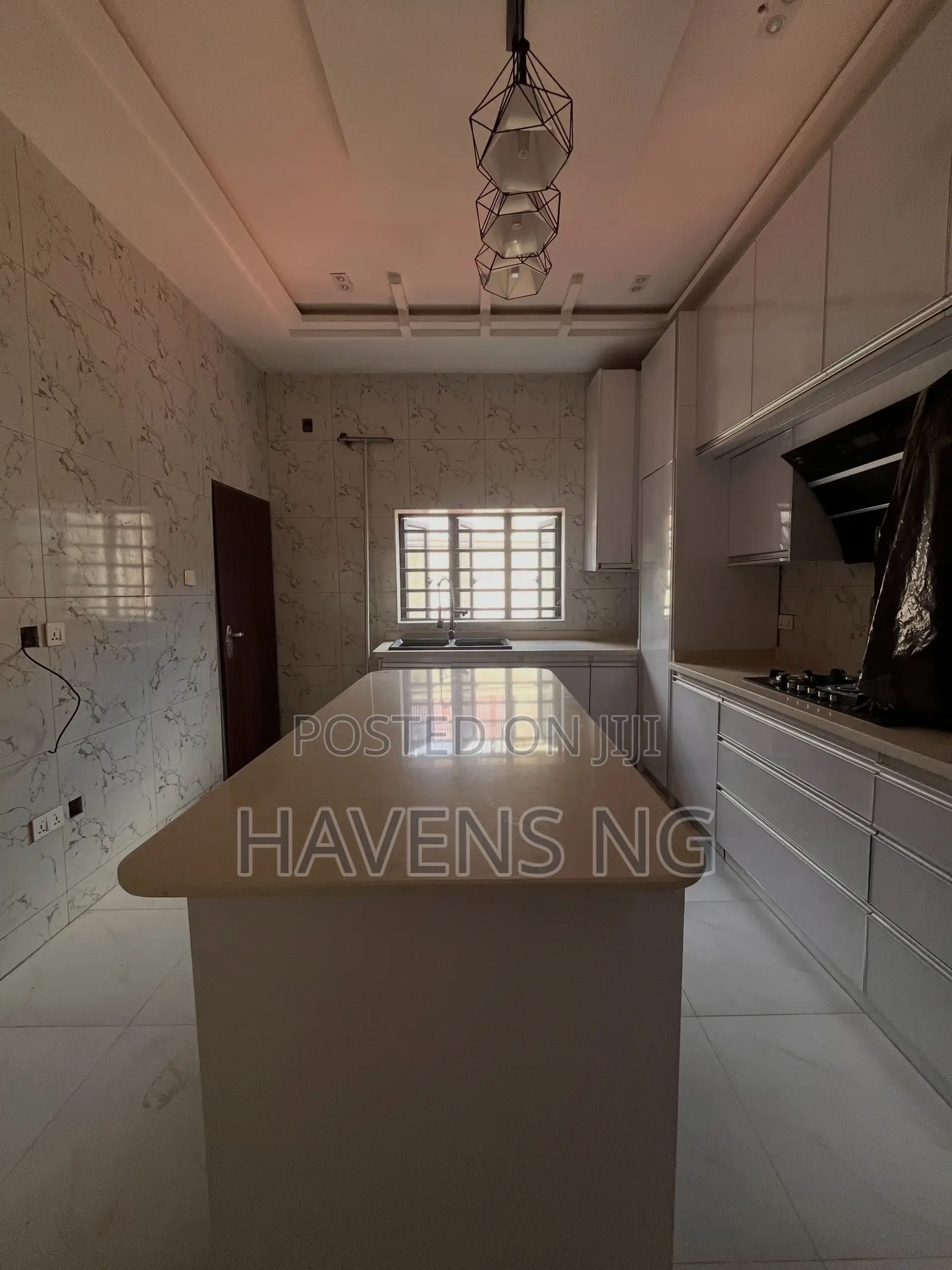 5bdrm Duplex in Idu Industrial for sale in Idu Industrial