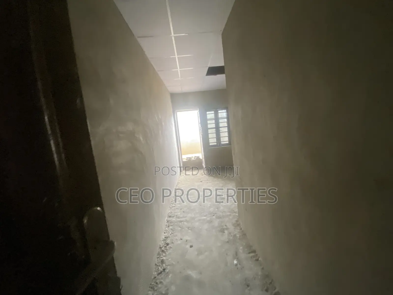 150sqm Warehouse/Store Facing Ado Road Ajah Lagos in Ado / Ajah