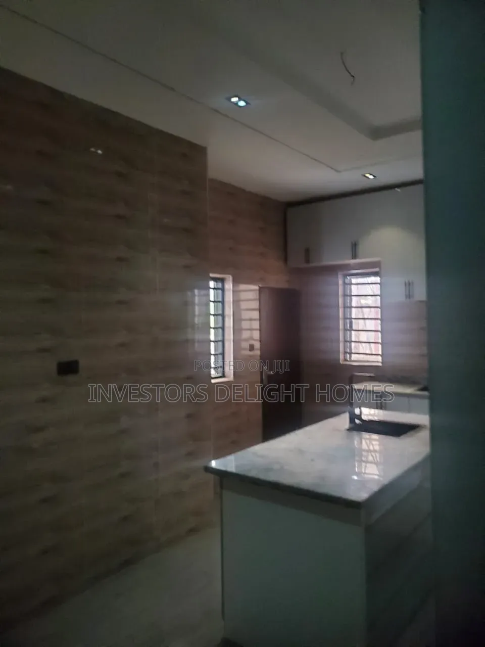 5bdrm Duplex in Oshimili North for sale in Oshimili North