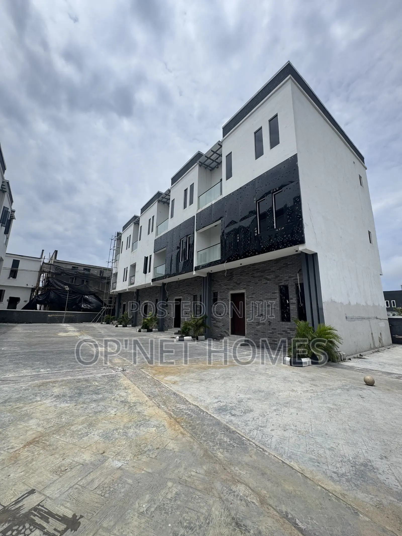 4bdrm Duplex in Lekki for sale in Lekki