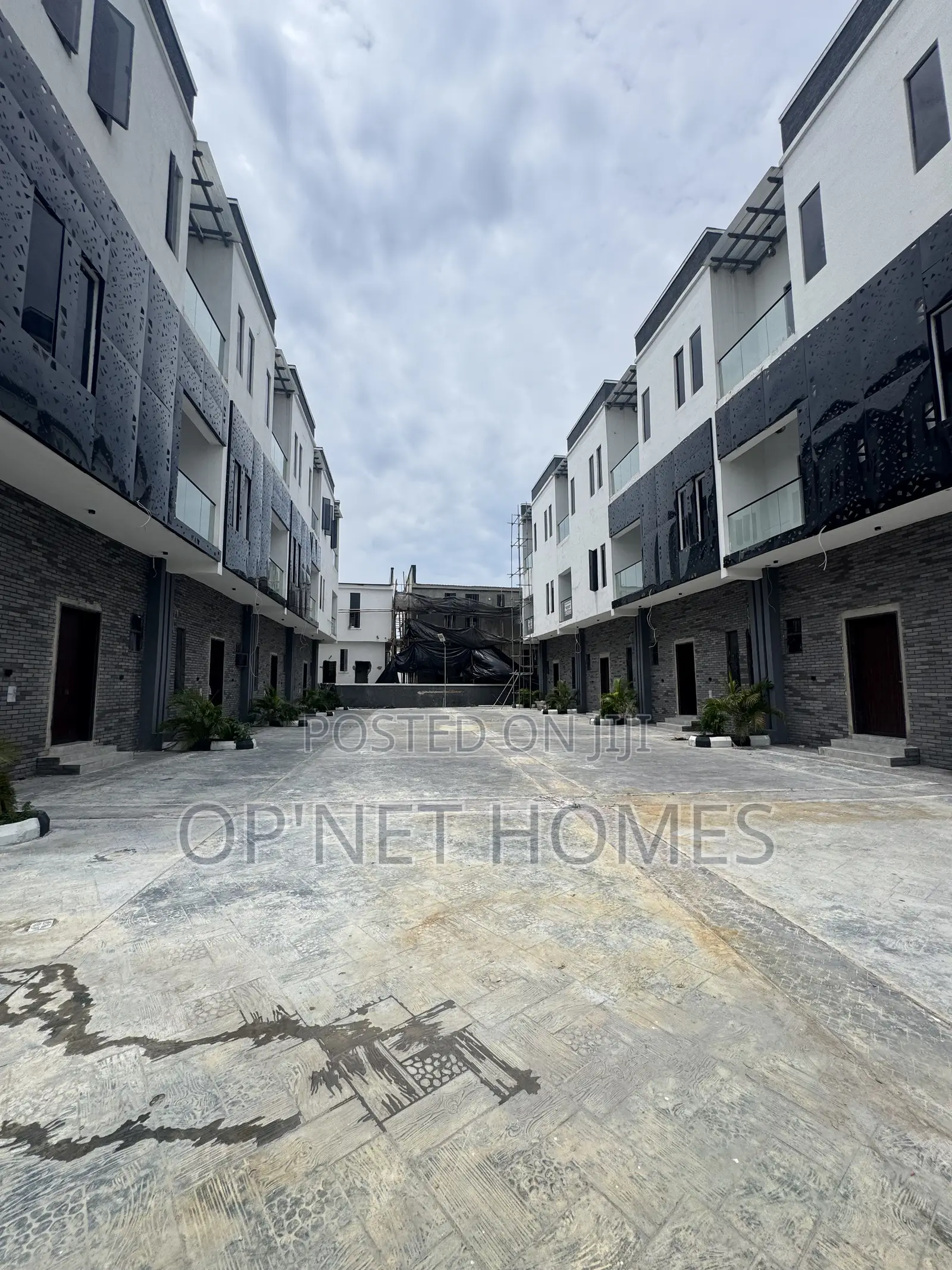 4bdrm Duplex in Lekki for sale in Lekki