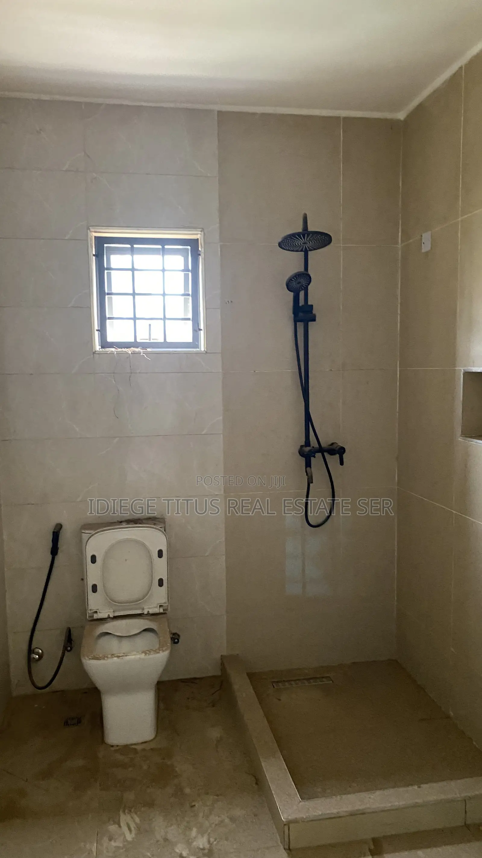5bdrm Townhouse / Terrace in By Bus Terminal, Mabushi for rent in Mabushi