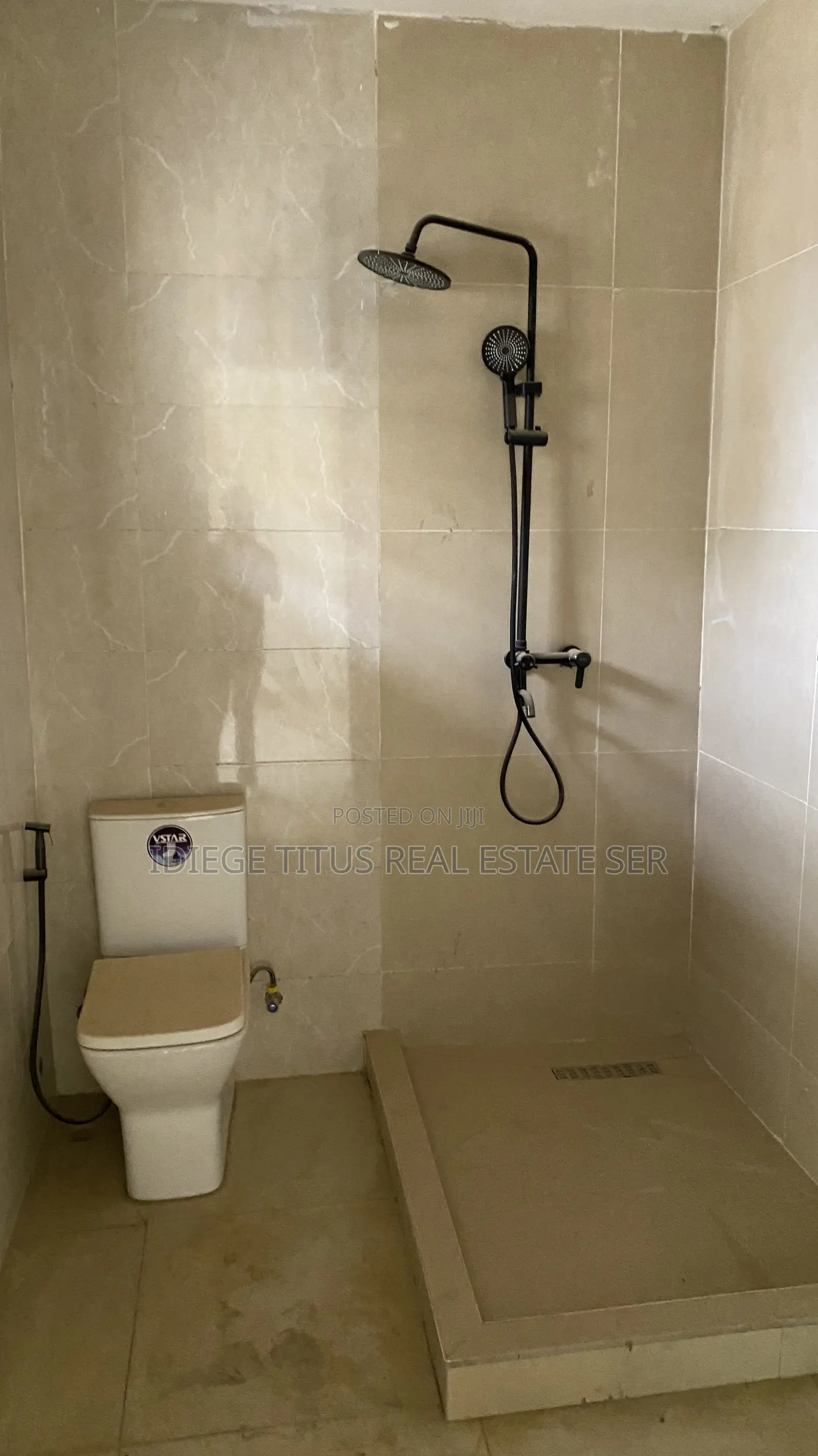 5bdrm Townhouse / Terrace in By Bus Terminal, Mabushi for rent in Mabushi