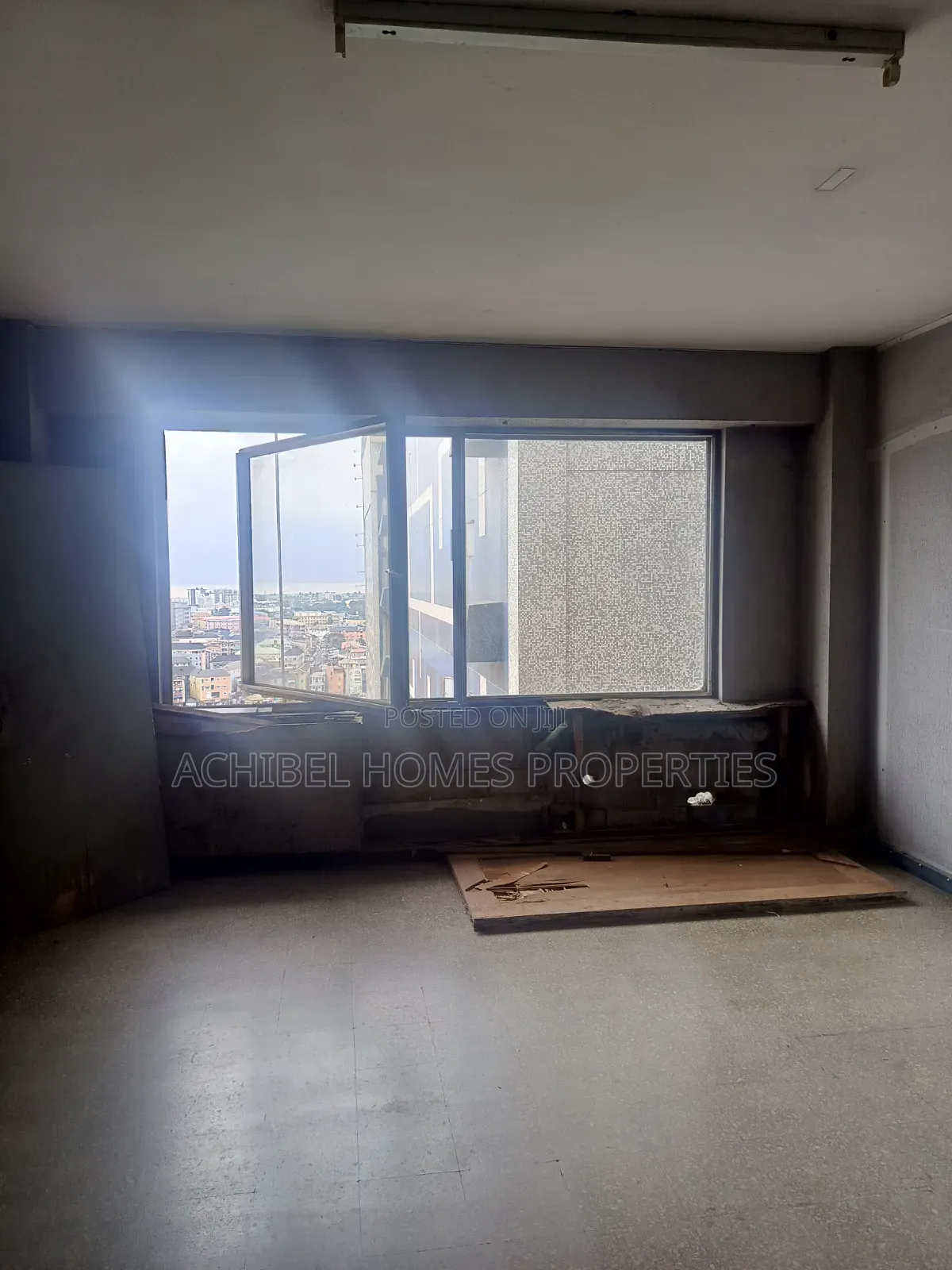 A 23.44 Square Meter Office Space in Lagos Island / Lagos Island