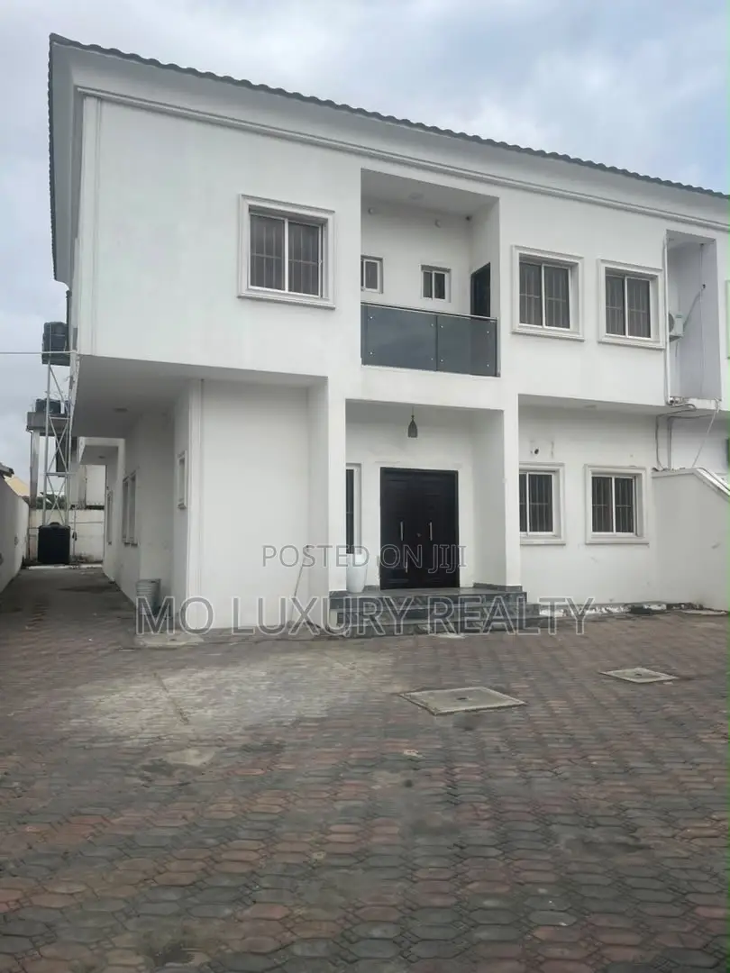 5bdrm Duplex in Lekki Phase 1 for rent in Lekki Phase 1