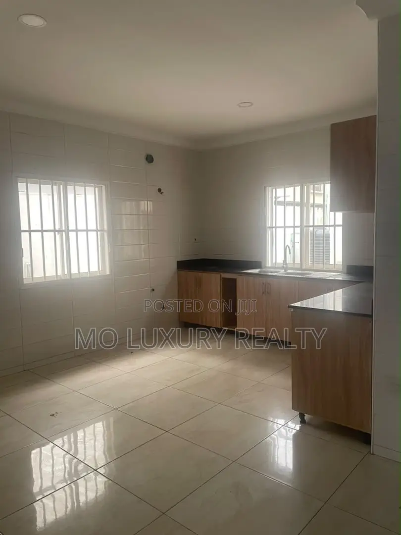 5bdrm Duplex in Lekki Phase 1 for rent in Lekki Phase 1