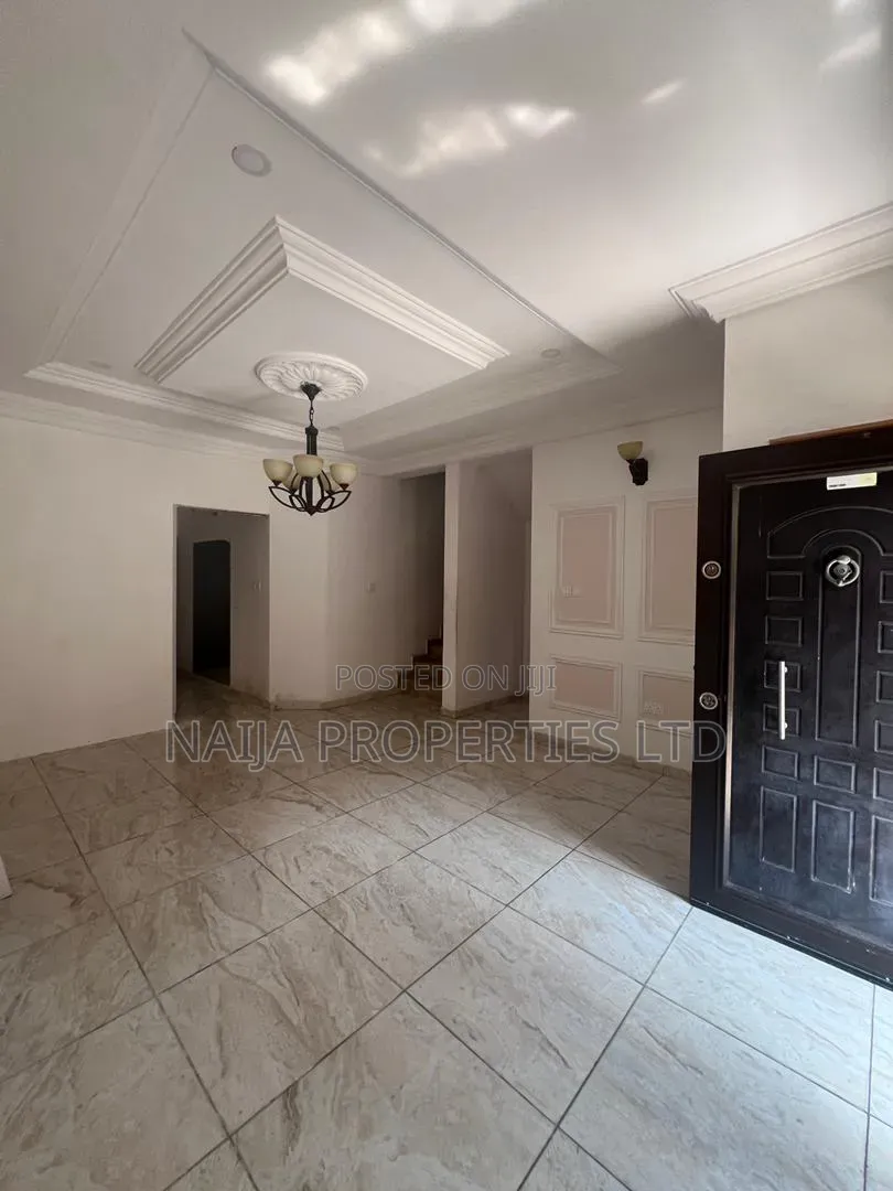 4bdrm Townhouse/Terrace in Ikate for sale in Ikate