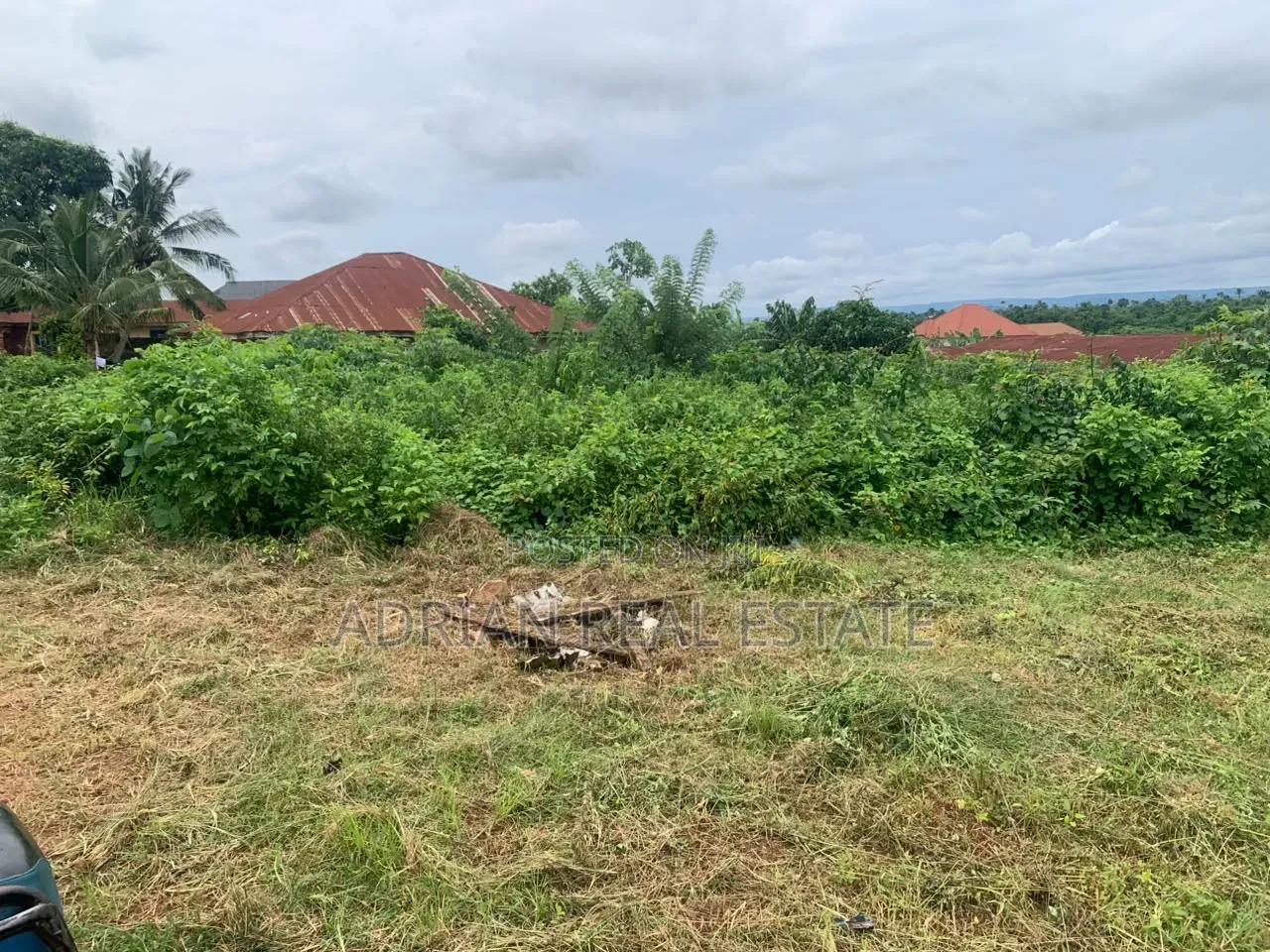 hot Property Alert! 1 Plot of Land With 4bedroom Structure for Sale in Ilesa