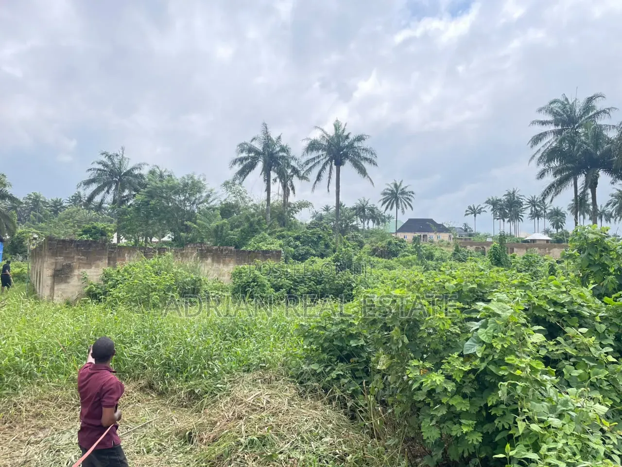 hot Property Alert! 1 Plot of Land With 4bedroom Structure for Sale in Ilesa