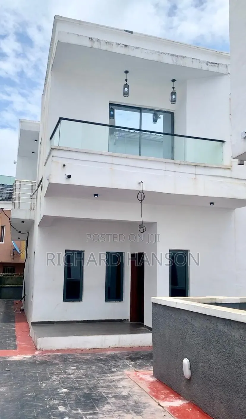 4bdrm Duplex in Secured, Agungi for rent in Agungi