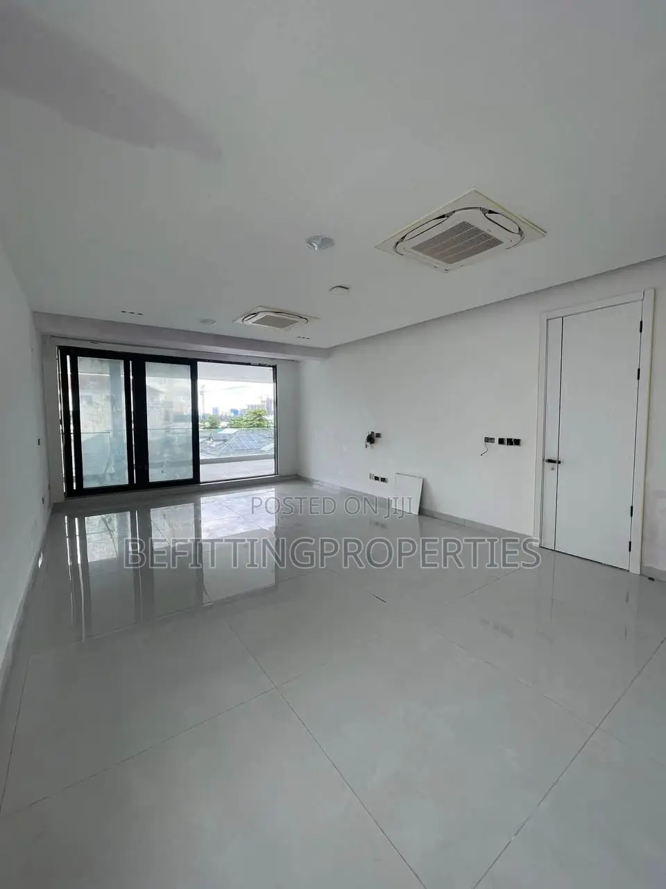 5bdrm Duplex in Banana Island for sale in Banana Island