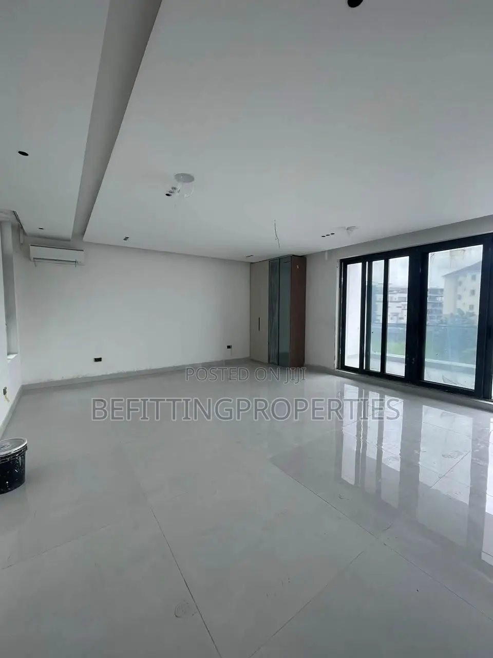 5bdrm Duplex in Banana Island for sale in Banana Island