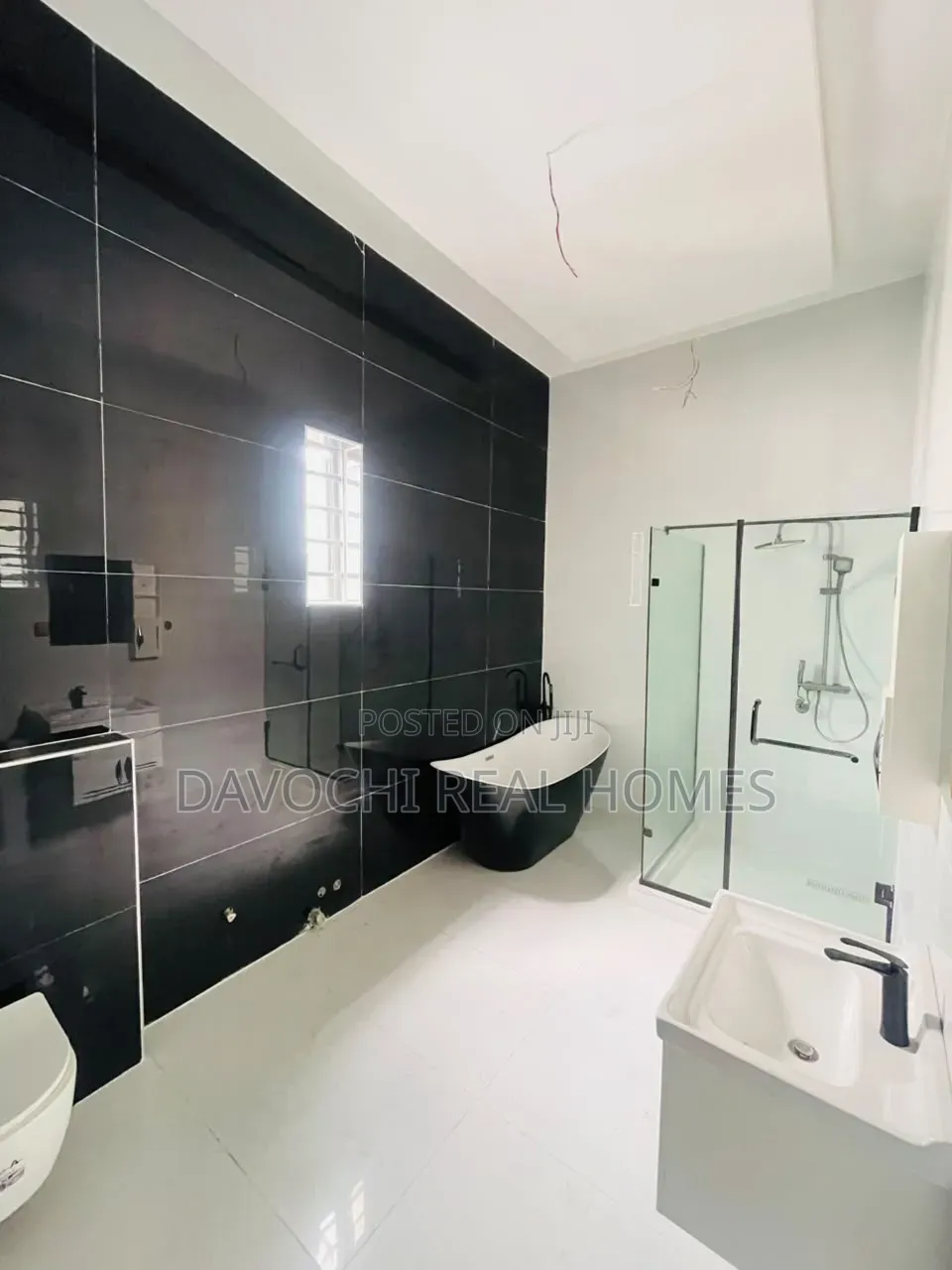 5bdrm Duplex in Sangotedo for sale in Sangotedo